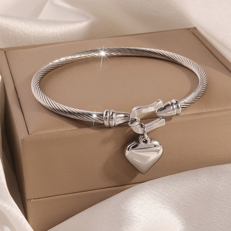 Stainless Steel Horseshoe Buckle Heart-shaped Bracelet