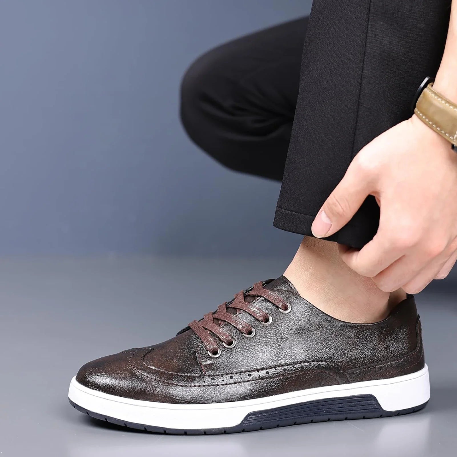 Broghe in pelle Valenti